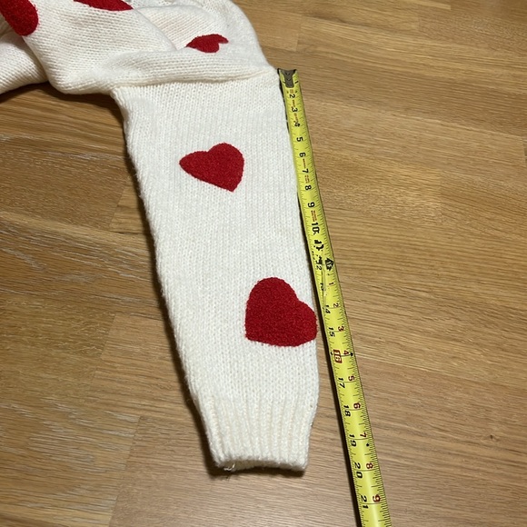 Luna Ivy Women Valentine sweater crop cardigan size S Red Hearts Vneck  NWT - Picture 10 of 12